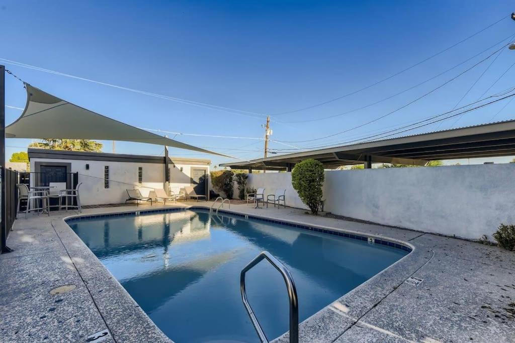 2bd_close To Phx Airport_wi-fi_tvpool+openkitchen Apartment